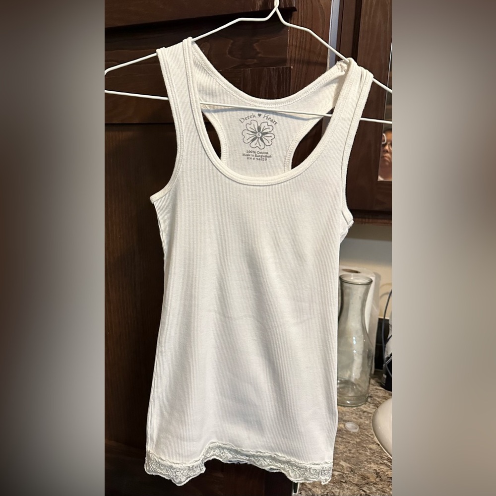 Women's White Tank Top Size Small